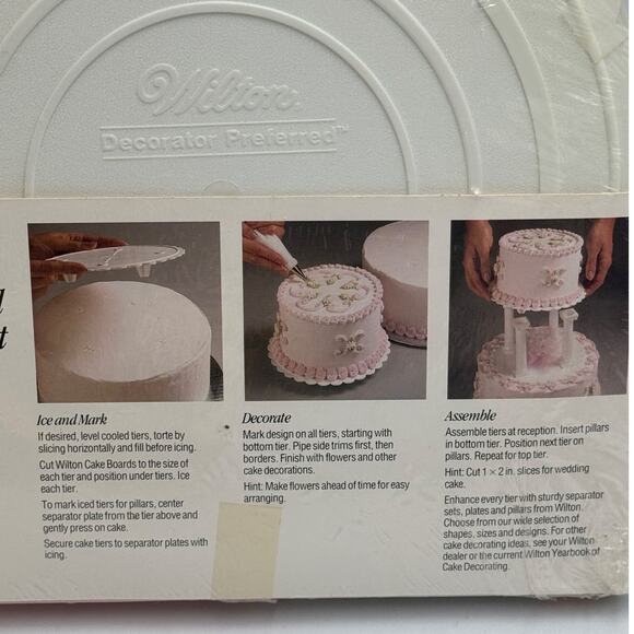 Wilton 10" Round Scalloped Separator Set Cake Stand Plates Grecian Pillars - Picture 4 of 5